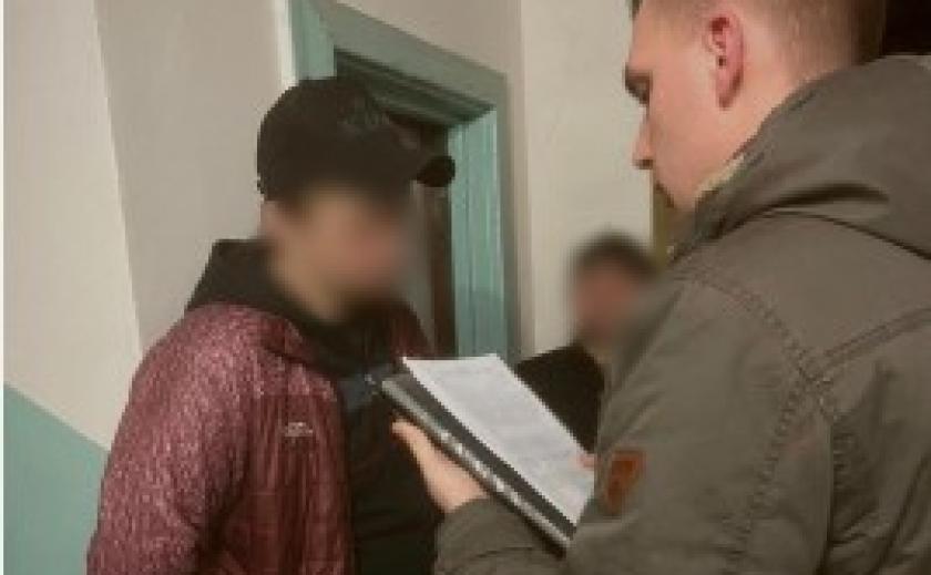 У Дніпрі чоловік викрав телефон у дитини, якій лише 9 років.