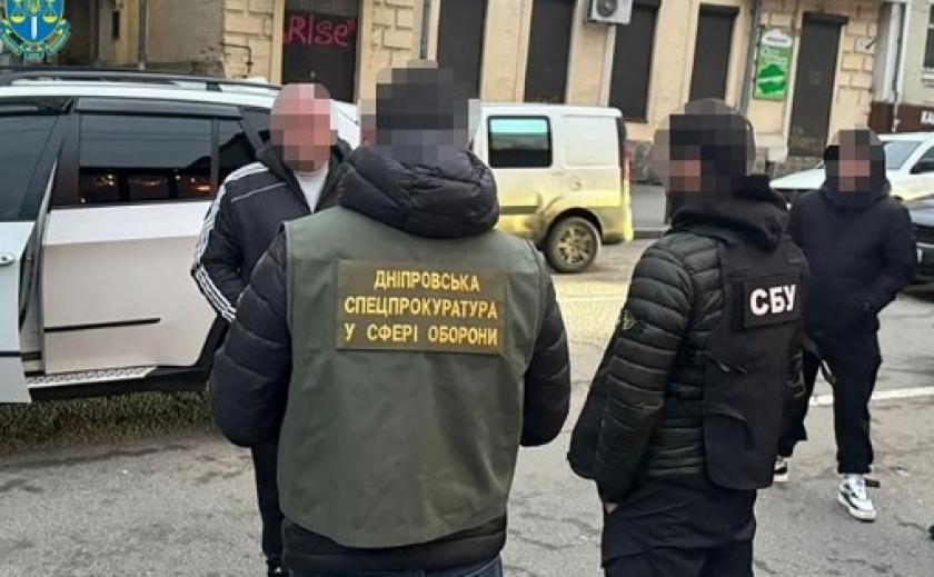 В Днепре правоохранители задержали адвоката, который требовал 12 тыс. долларов за справку ВЛК.